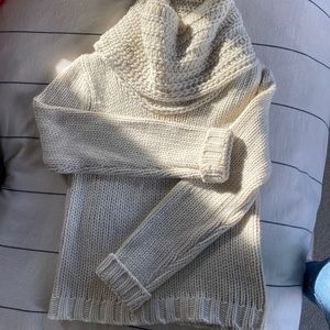 S/M Chunky turtleneck sweater